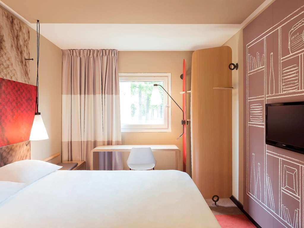 Отель Ibis Orleans Centre Gare Экстерьер фото